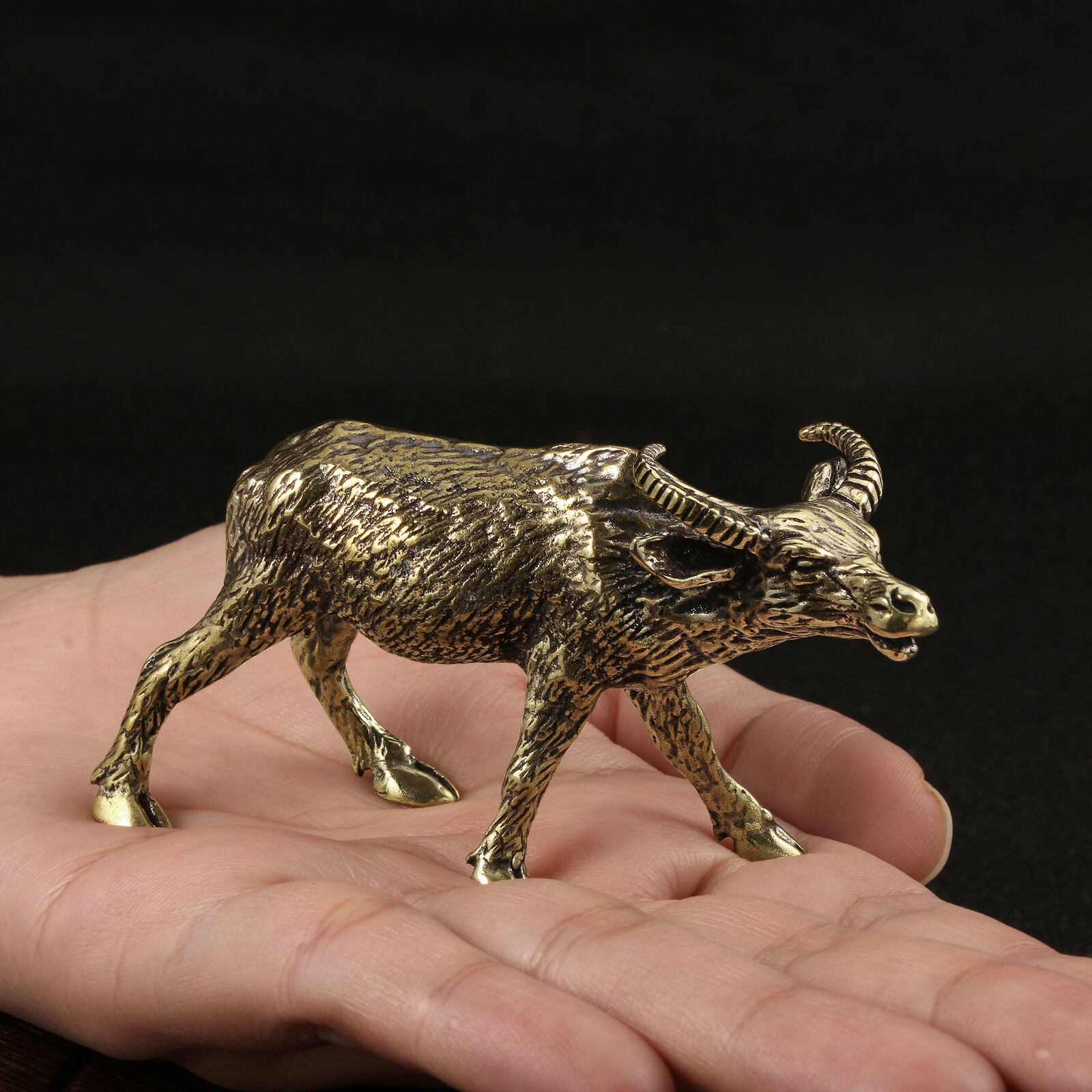 new  Brass Bull Statue Ornament Animal Statue Toys Home Office Decoration Crafts，